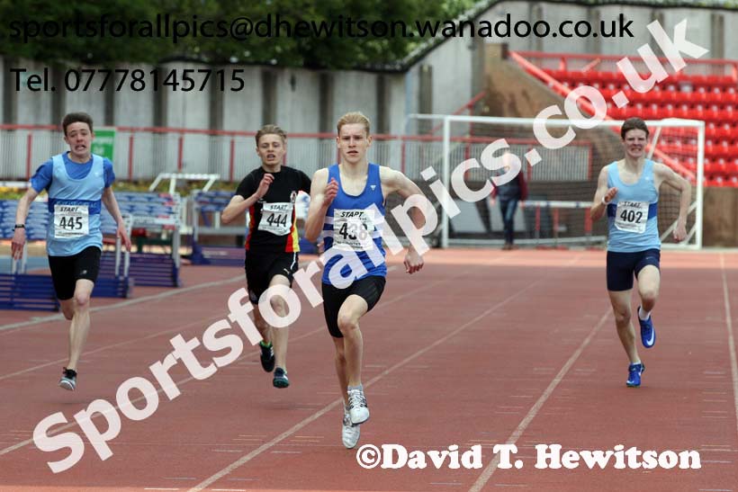 Mens under-17s 400 metres, North Eastern Champs, Gateshead Stadium. Photo: David T. Hewitson/Sports for All Pics